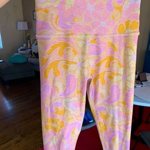 Beyond Yoga Paisley Floral SoftMark High Waisted Midi Legging - Large